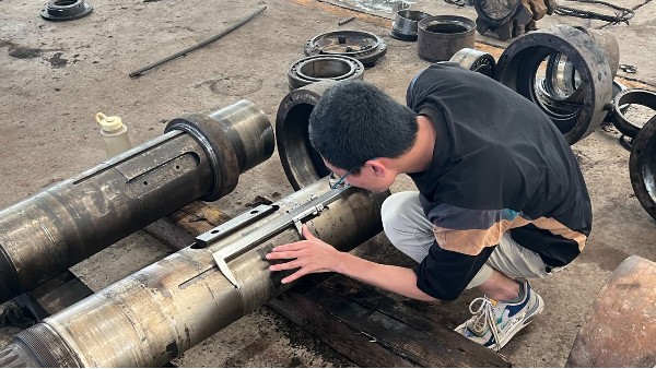 礦上測繪鏈輪軸組配件維修做新，第一時間為客戶解決問題是我們的宗旨！_河南雙志